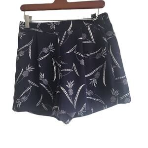 Ann Taylor petite 4P polyester shorts